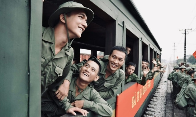 Một cảnh đầu phim Mưa đỏ. Ảnh: Đoàn phim cung cấp
