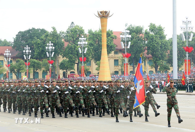 Khối Quân đội Hoàng gia Campuchia. (Ảnh: Lâm Khánh/TTXVN) ttxvn-dieu-binh-dieu-hanh-2-9-42.jpg