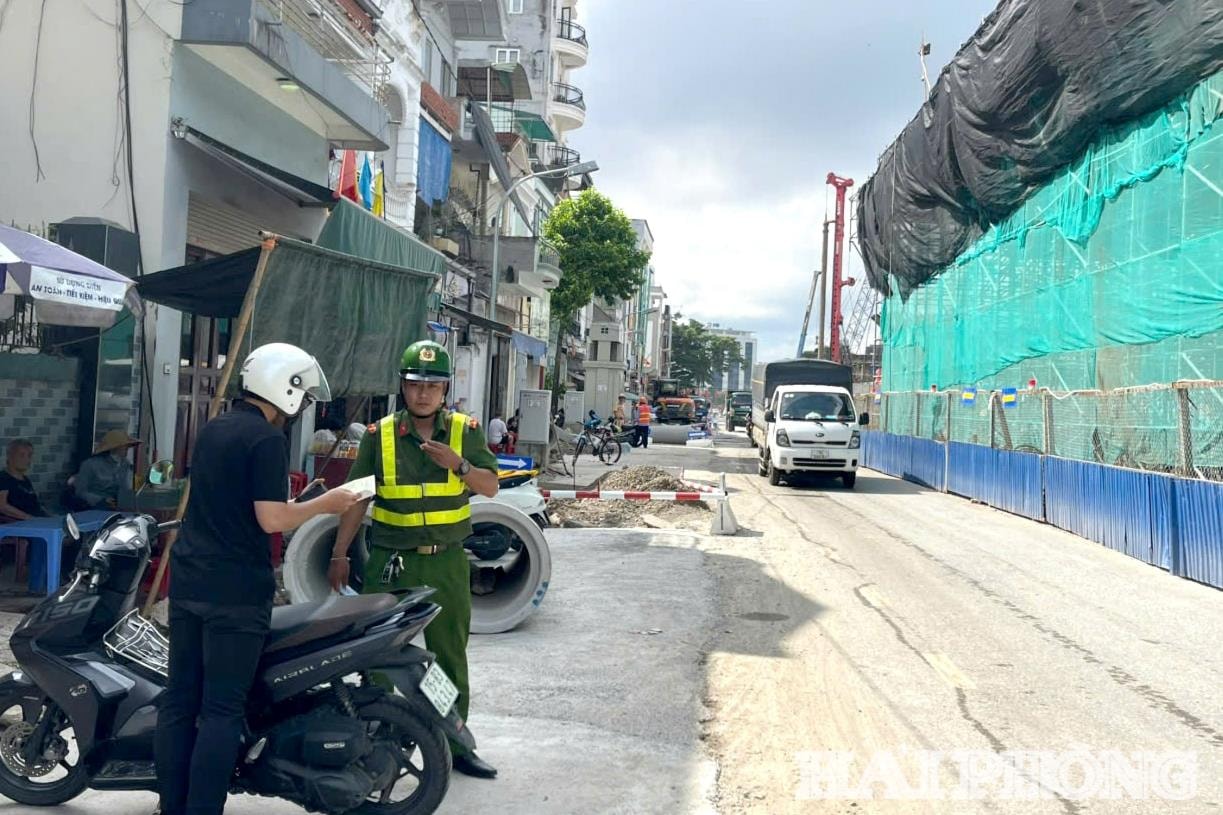 Công tác bảo đảm vệ sinh môi trường tuyến đường Nguyễn Trãi cần được quan tâm, chú trong 