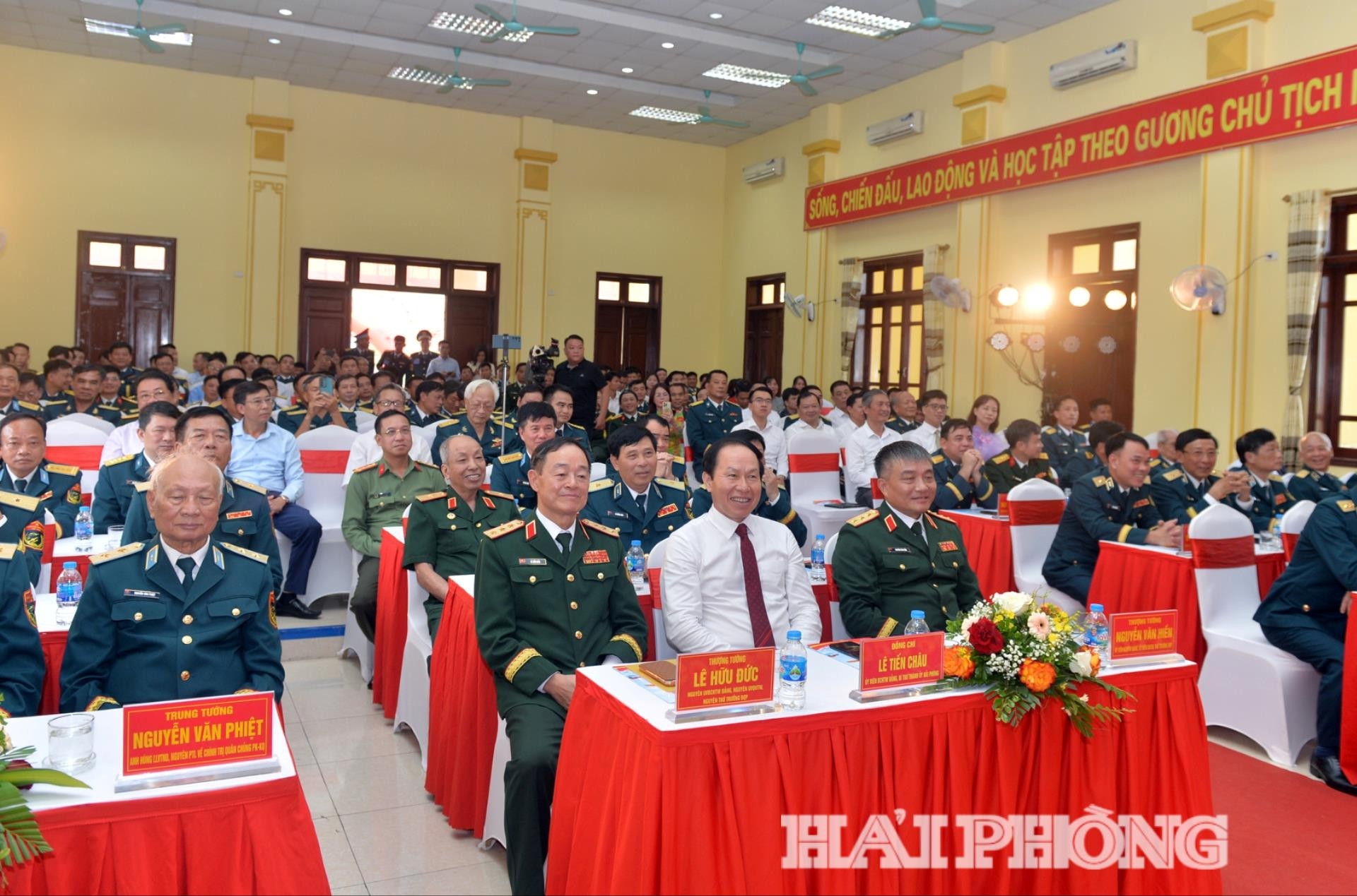 Các đại biểu dự Lễ kỷ niệm.