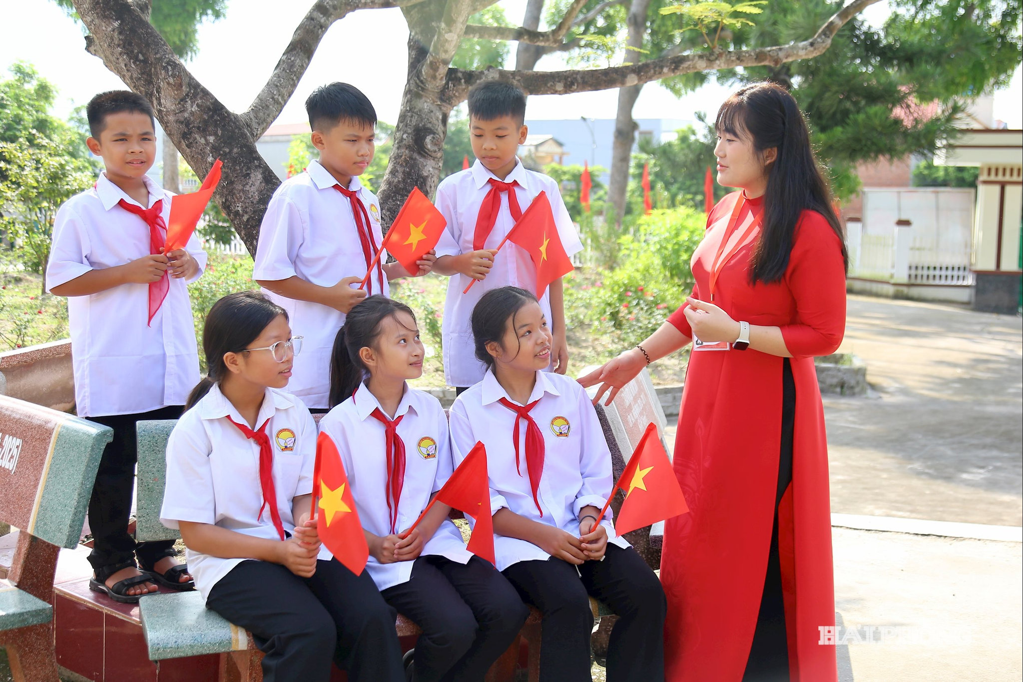 hoc-sinh-dan-toc-thieu-so1.jpg