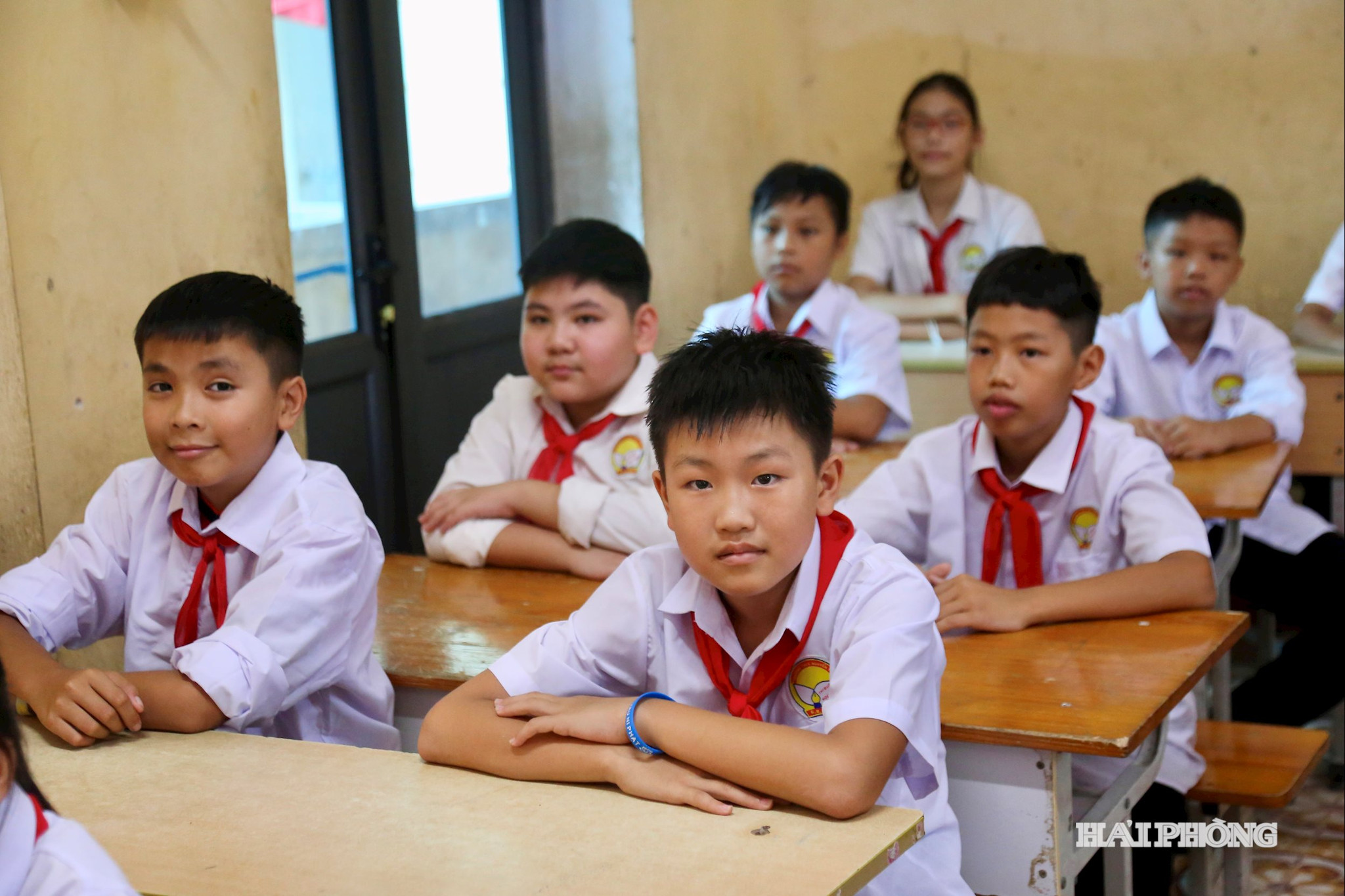 hoc-sinh-dan-toc-thieu-so4.jpg