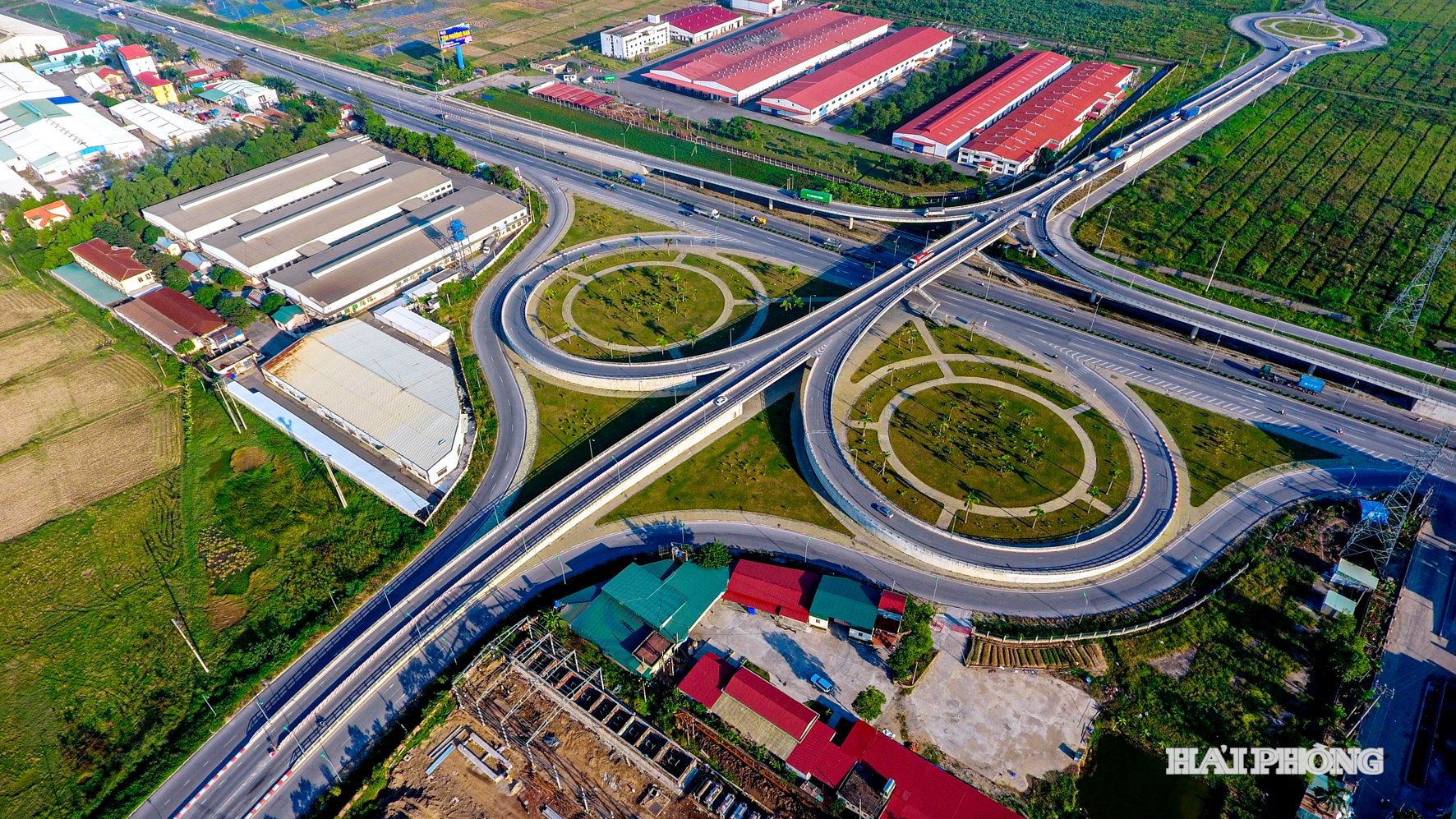 Việc phân luồng giao thông diễn ra từ ngày 7 - 22/9. Ảnh: THÀNH CHUNG