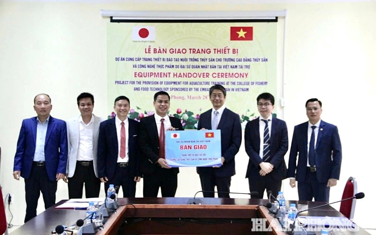 cd-ts-va-cong-nghe-tp-1(1).jpg