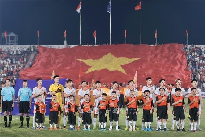 cu23-viet-nam-chao-co.jpg