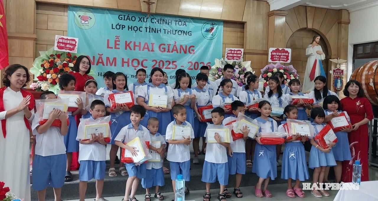 lop-hoc-tinh-thuong-1.jpg