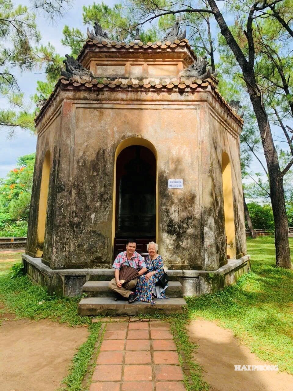 Mỗi năm anh Nguyễn Đình Trường đều cố gắng sắp xếp thời gian để cùng mẹ đi du lịch