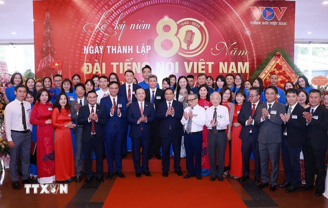 ttxvn-thu-tuong-du-le-ky-niem-80-nam-ngay-thanh-lap-dai-tieng-noi-viet-nam-4.jpg