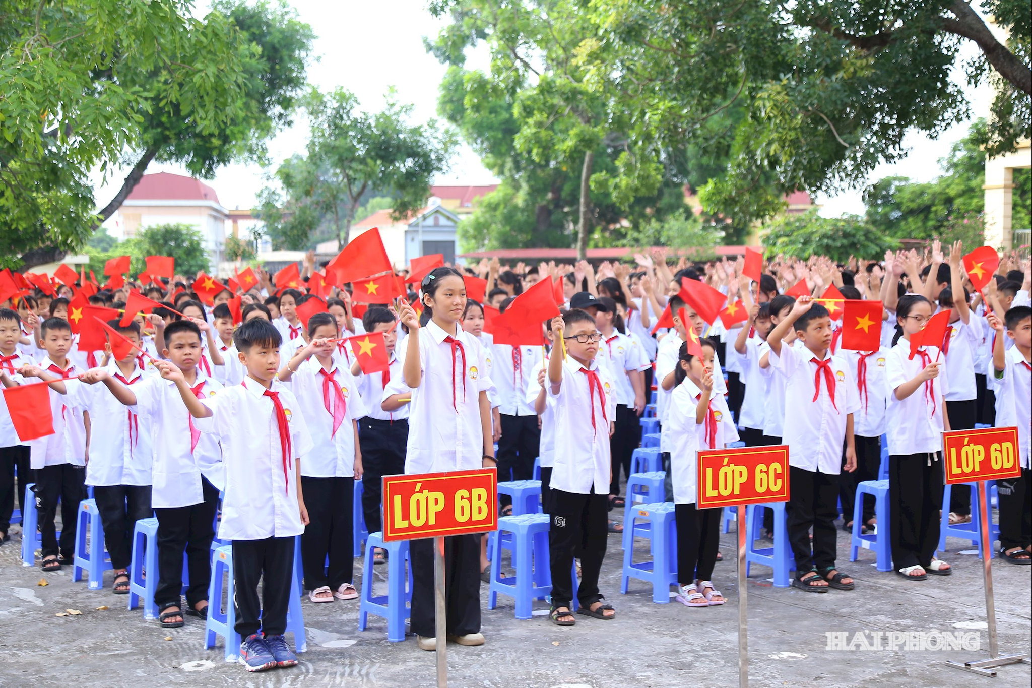 hoc-sinh-dan-toc-thieu-so7.jpg