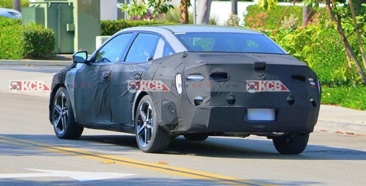 xe-moi-elantra-2026(1).jpg