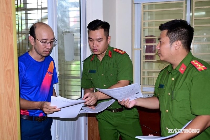 cong-an-phuong-hong-bang-2.jpg