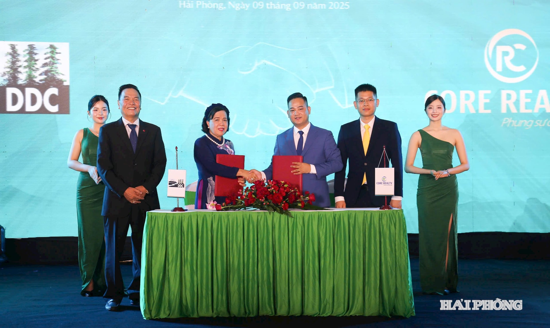 Sự kiện hợp tác triển khai kinh doanh dự án khu đô thị Đại Sơn Mountain Side 1 Lễ ký kết hợp tác triển khai kinh doanh dự án khu đô thị Đại Sơn Mountain Side