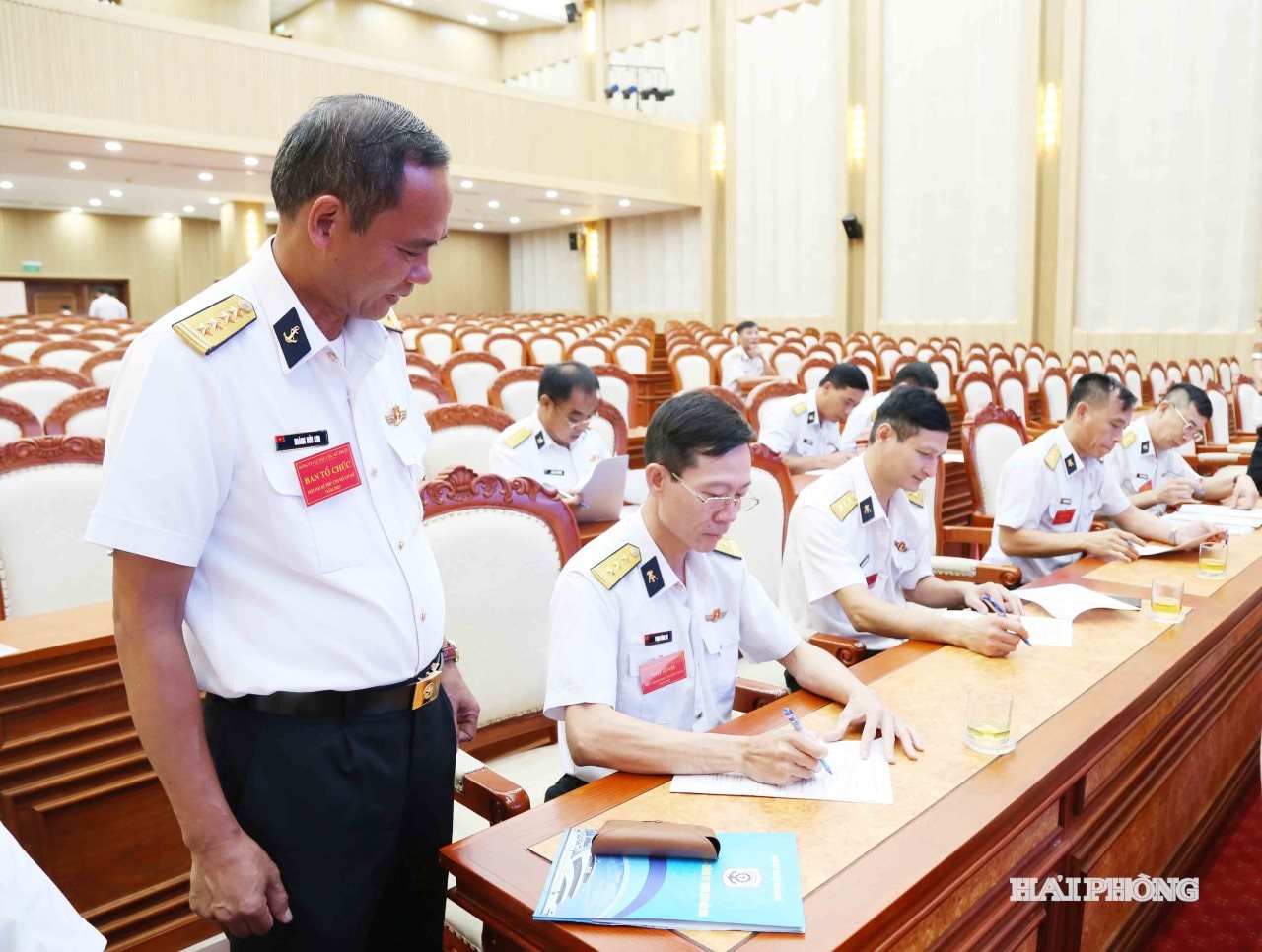 Các thí sinh tham gia phần thi nhận thức