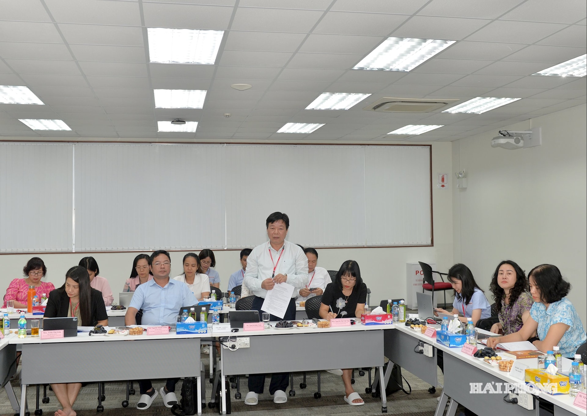 Đồng chí Nguyễn Khắc Toản, Phó chủ tịch HĐND thành phố phát biểu tại cuộc làm việc của Đoàn giám sát tại Công ty TNHH Rorze Robotech