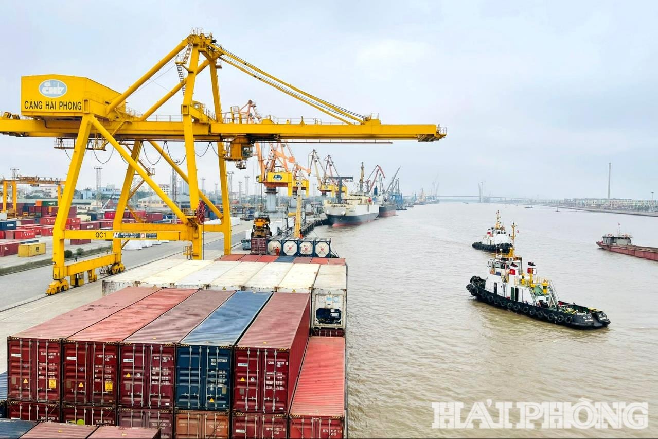 Trong 8 tháng năm 2025, có 26.199 lượt tàu thuyền vào, rời khu vực cảng biển Hải Phòng.