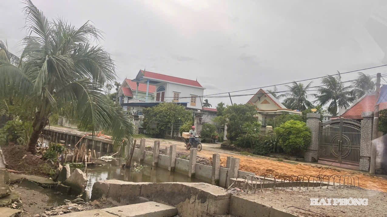 ដួង-ច័ន្ទ-ហុង-៣-.jpg