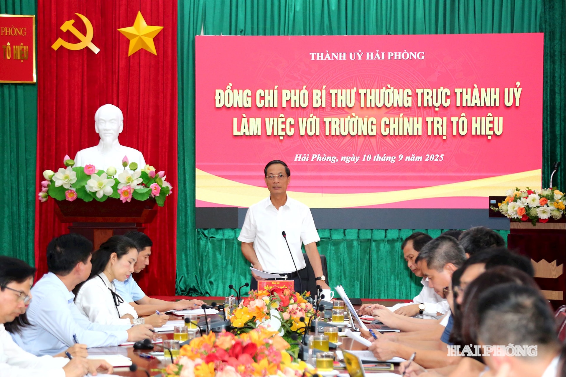 Đồng chí Đỗ Mạnh Hiến, Phó bí thư Thường trực Thành ủy làm việc với Trường Chính trị Tô Hiệu