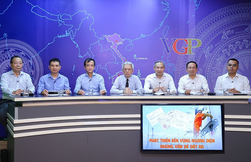 chuyen gia toa dam.jpg