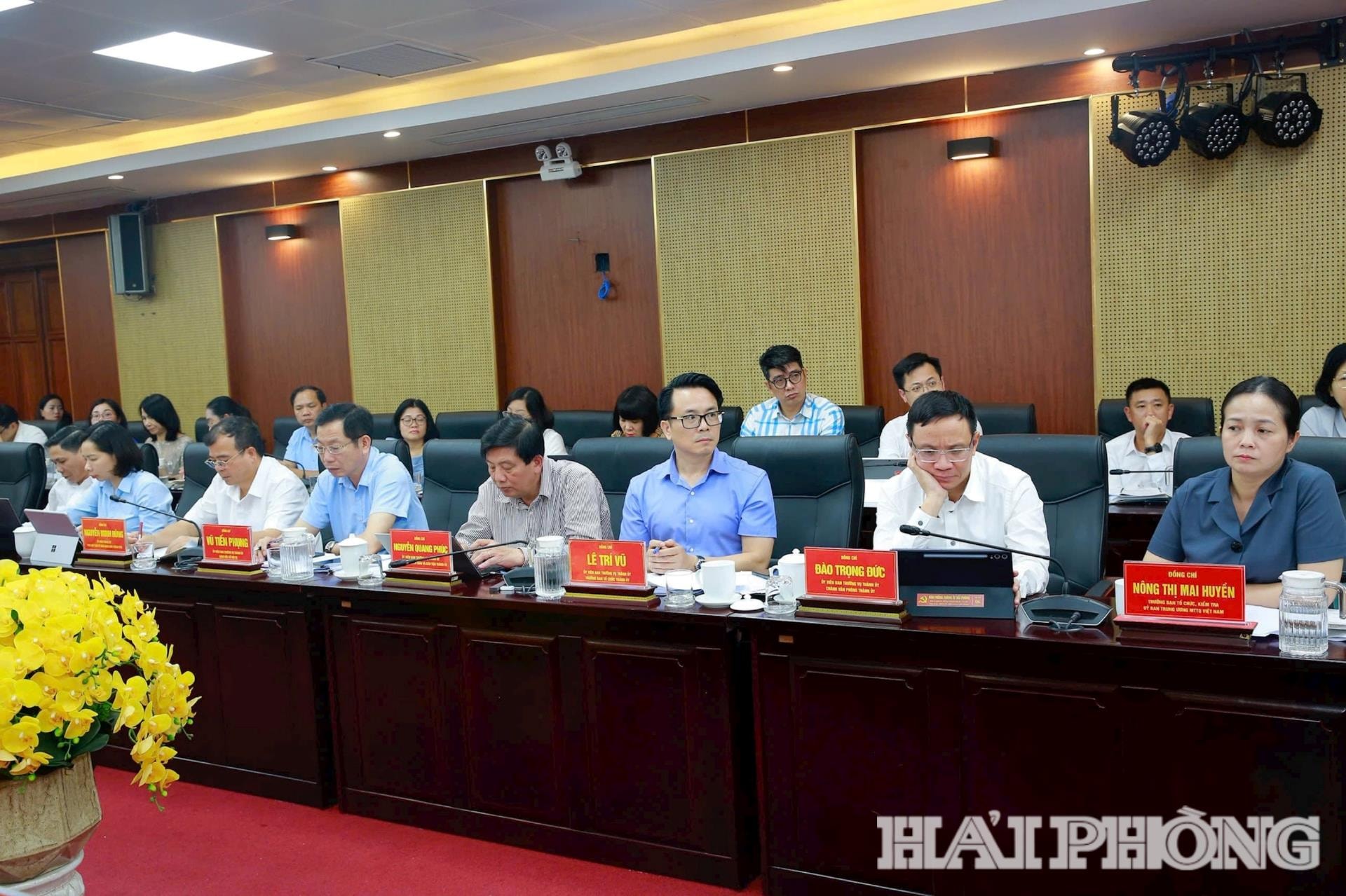 Các đại biểu dự hội nghị.
