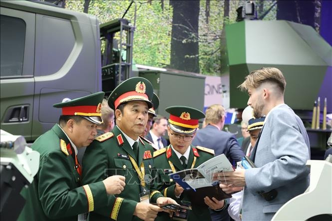phung-si-tan1.jpg