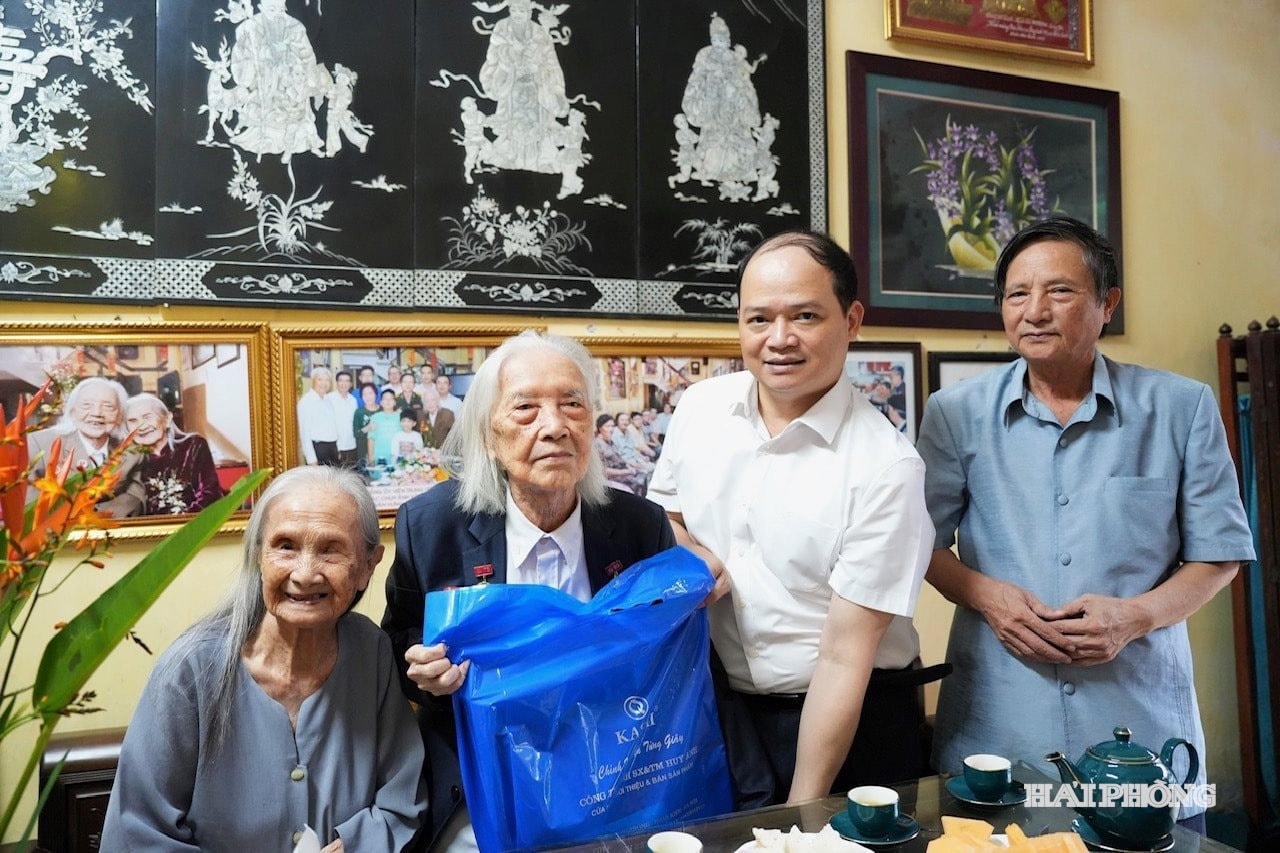 tang-qua.jpg