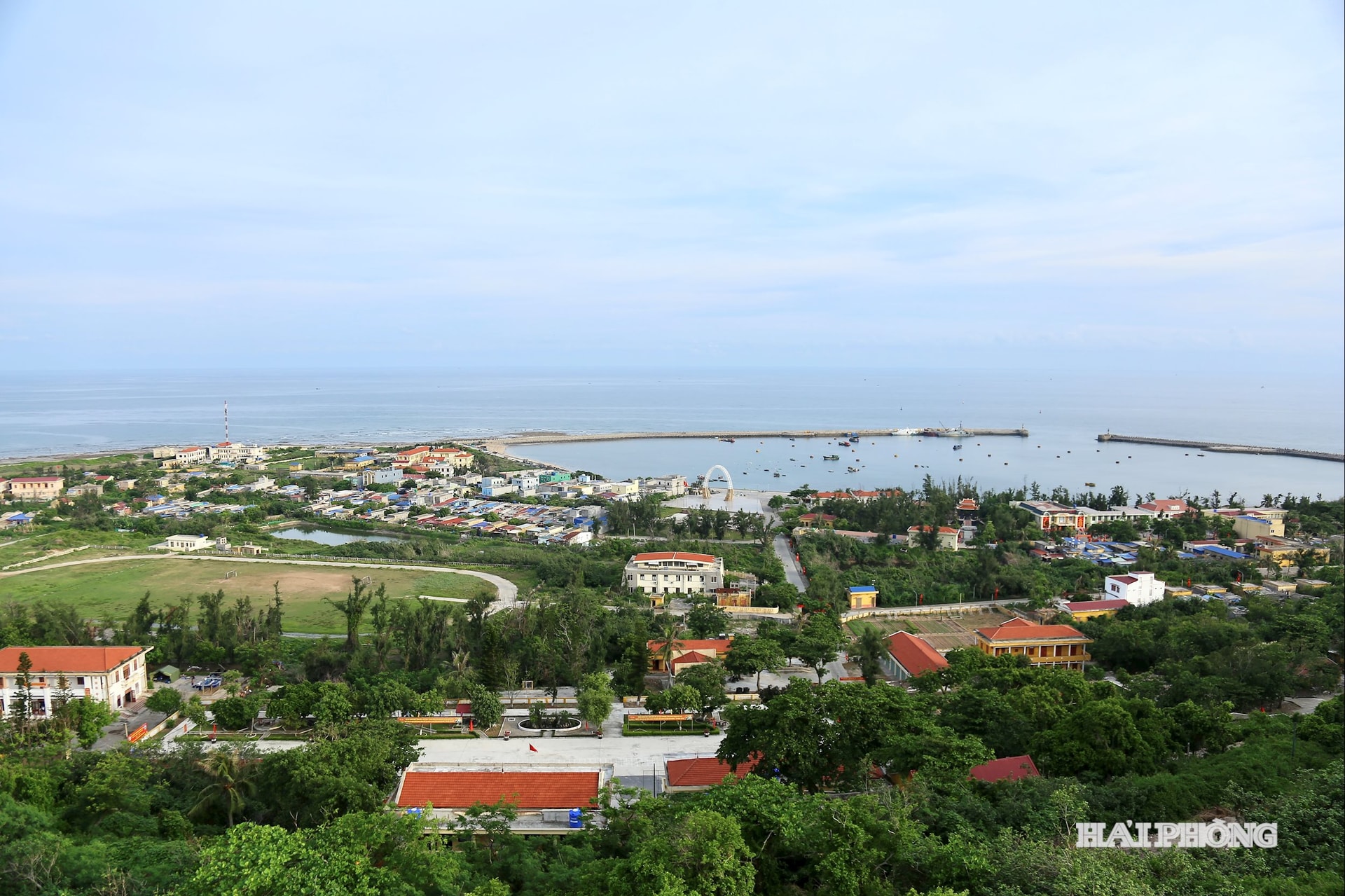 Bạch Long Vĩ được thành lập là huyện đảo từ năm 1992, đánh dấu mốc quan trọng trong việc xác lập chủ quyền và phát triển bền vững vùng biển đảo phía Bắc.