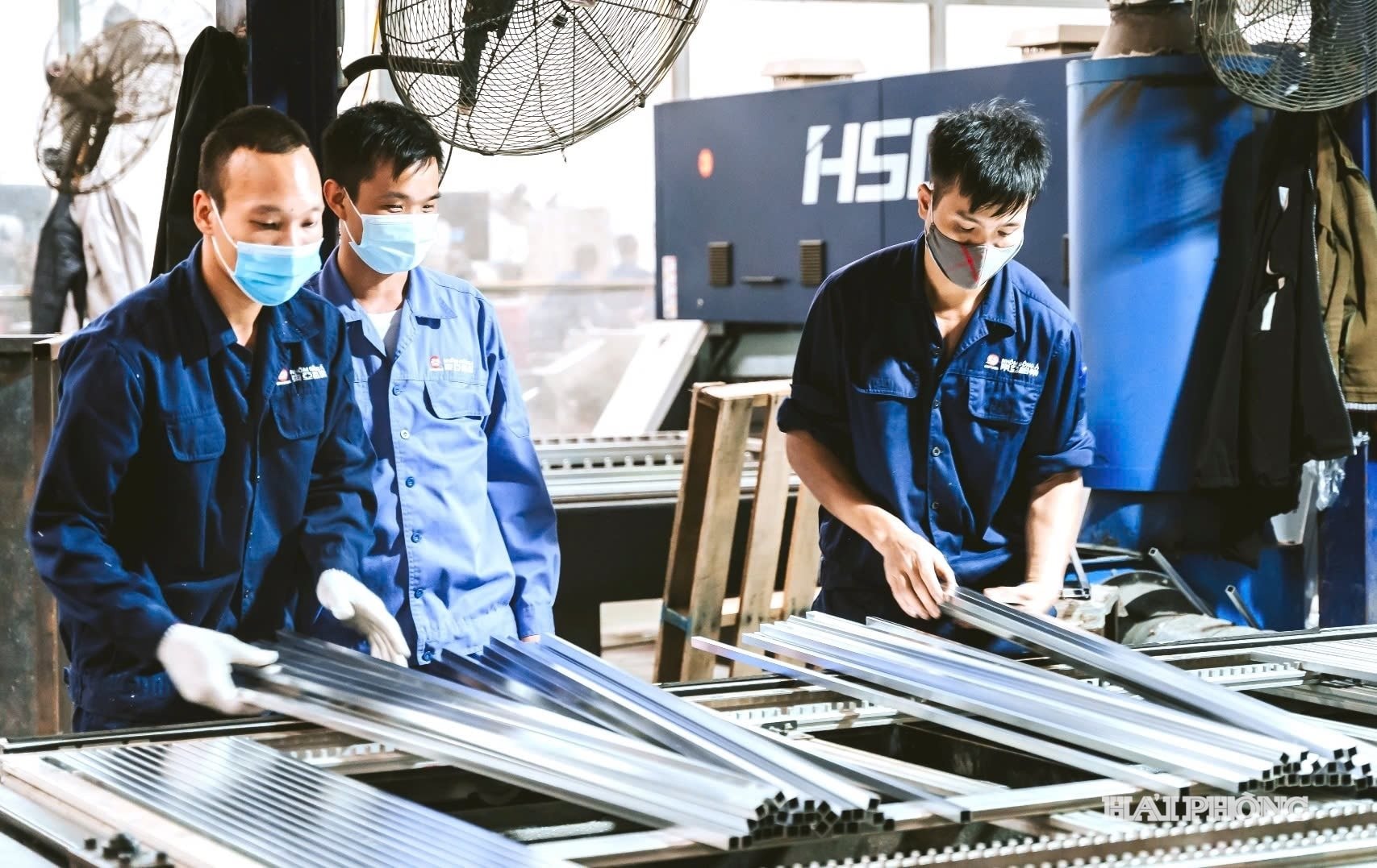 ក្រុម-of-workers.jpg