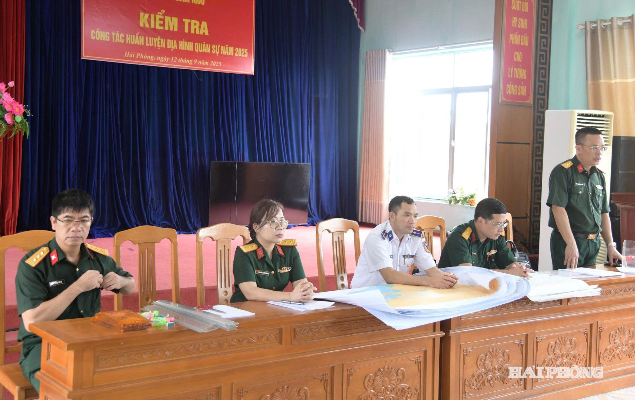 Các thành viên đoàn kiểm tra