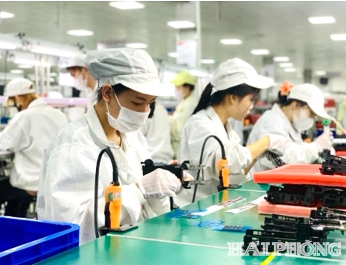 Người lao động Công ty TNHH Autel Robotics Việt Nam (hu công nghiệp, đô thị và dịch vụ VSIP Hải Phòng) có môi trường làm việc xanh, sạch, tiện nghi.