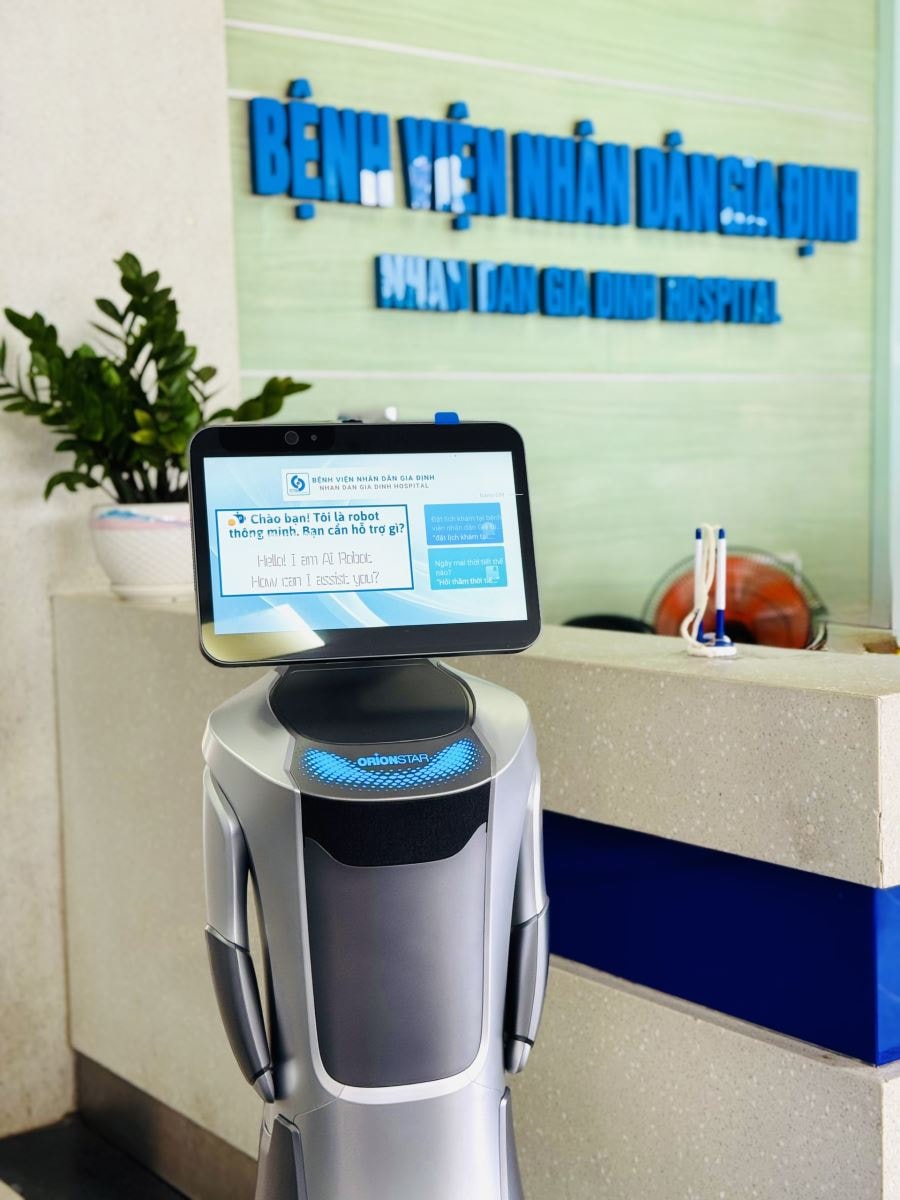 robot-tiep-tan-1.jpg