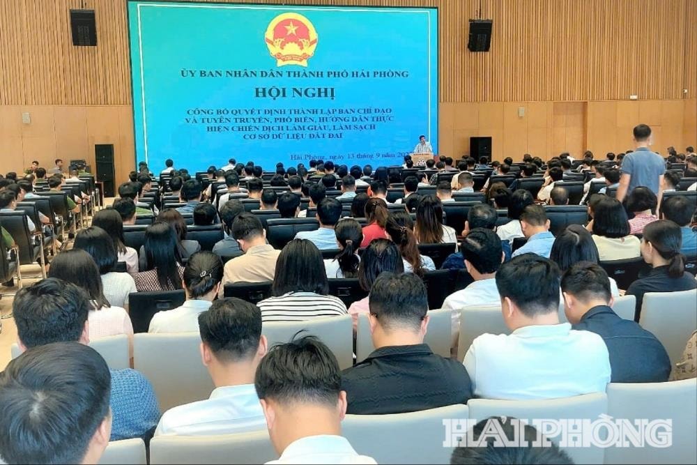 Các đại biểu dự hội nghị