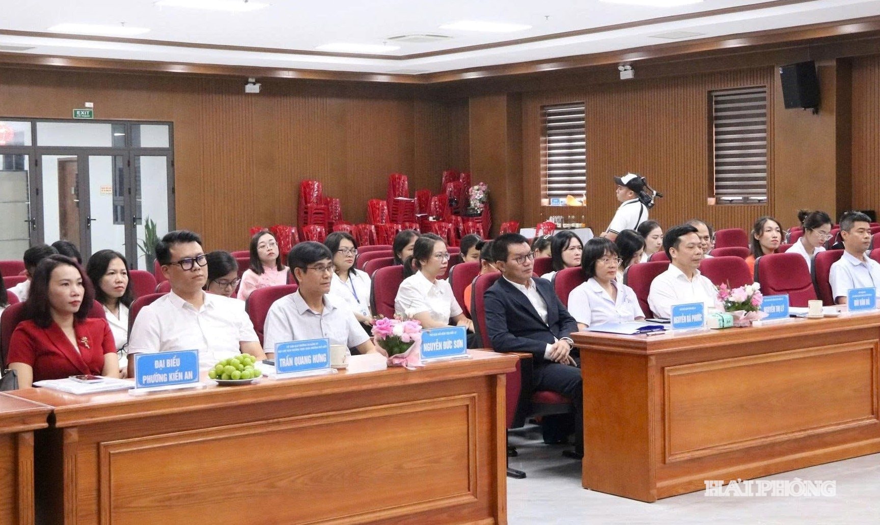 Các đại biểu dự lễ công bố triển khai bệnh án điện tử