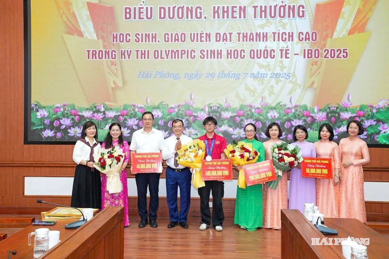 anh-hung.jpg