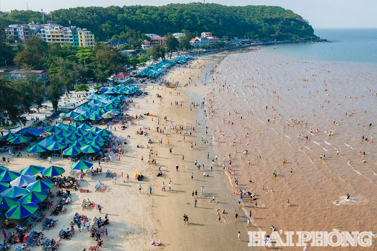 Với Nghị quyết 226, thành phố Hải Phòng sẽ tập trung phát triển các lĩnh vực mũi nhọn như dịch vụ cảng biển, du lịch...