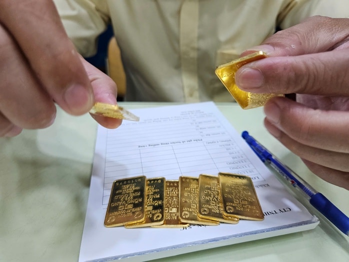 Giá vàng hôm nay 15-9: Vừa mở cửa, tiếp tục giảm- Ảnh 2. Giá vàng hôm nay 15-9: Vừa mở cửa, tiếp tục giảm- Ảnh 2.