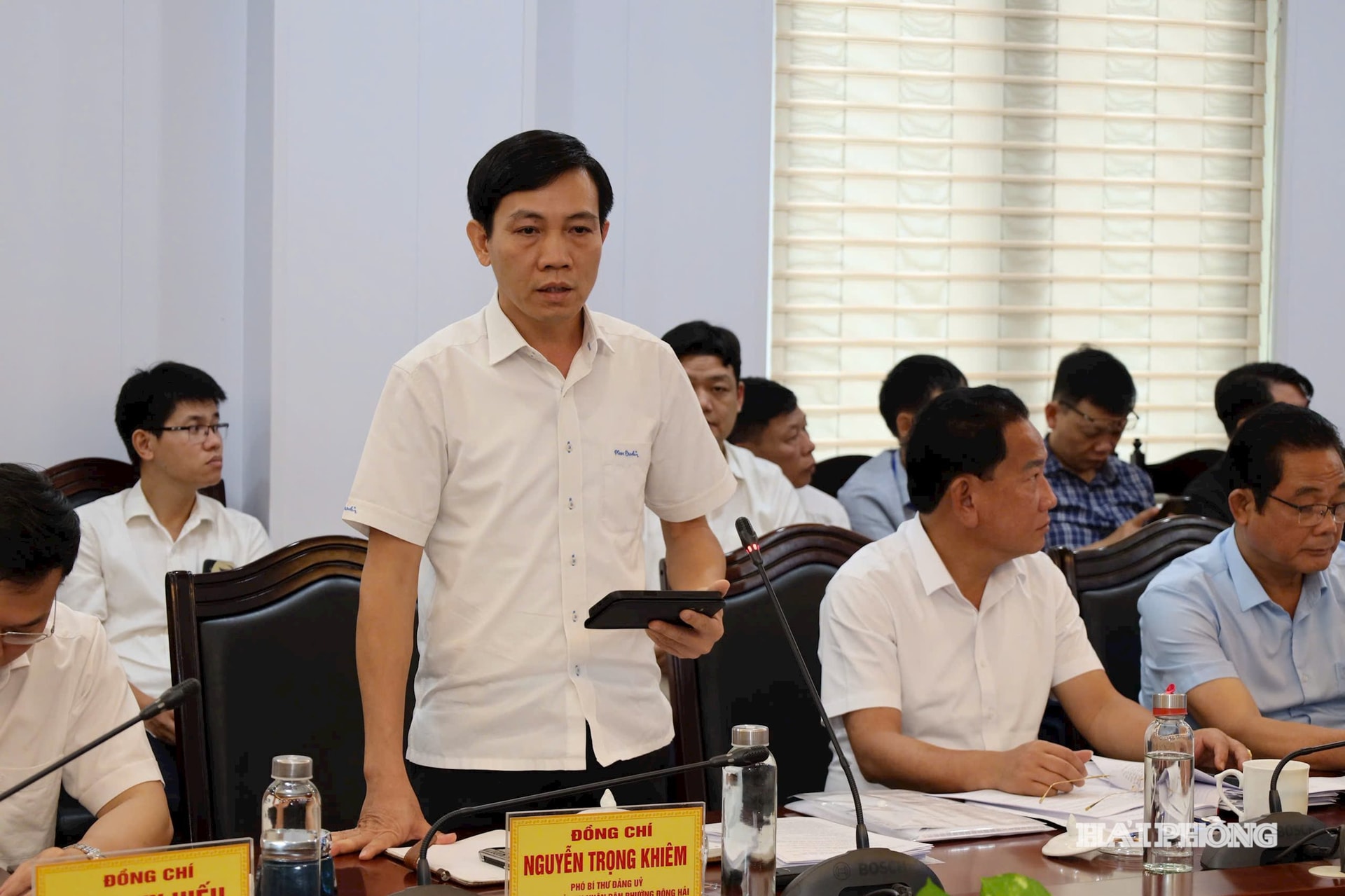 Lãnh đạo phường Đông Hải phát biểu tại hội nghị