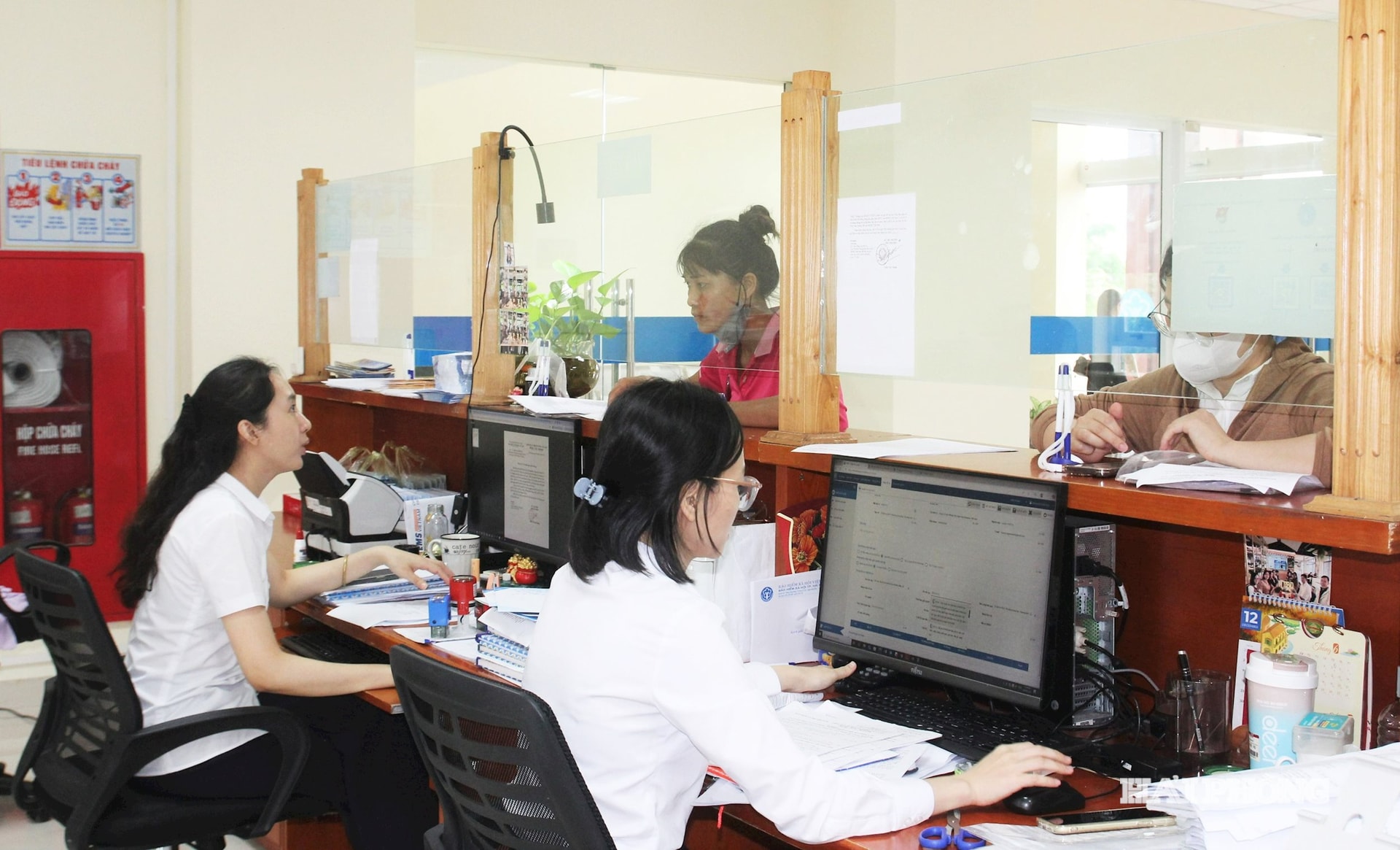 បុគ្គលិកនាយកដ្ឋាន