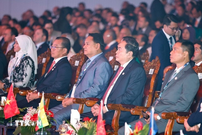 ttxvn-chu-tich-quoc-hoi-tran-thanh-man-du-le-khai-mac-dai-hoi-dong-aipa-3.jpg