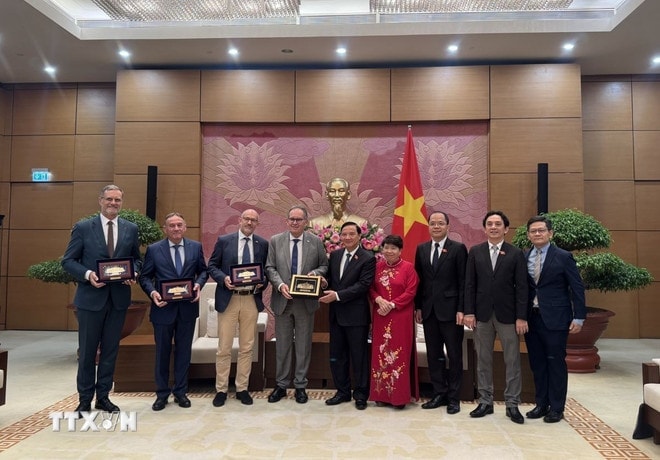 huu-nghi-phap-viet.jpg