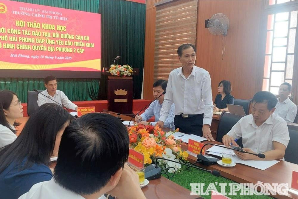 Đại diện lãnh đạo Ban Tổ chức Thành phát biểu ý kiến tại hội thảo