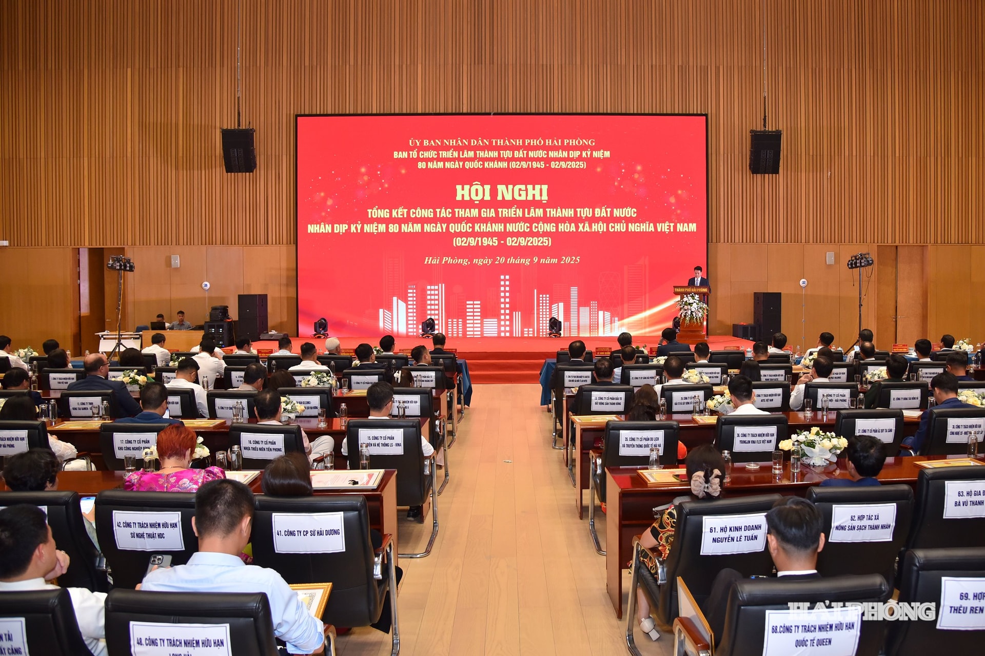 Quang cảnh hội nghị