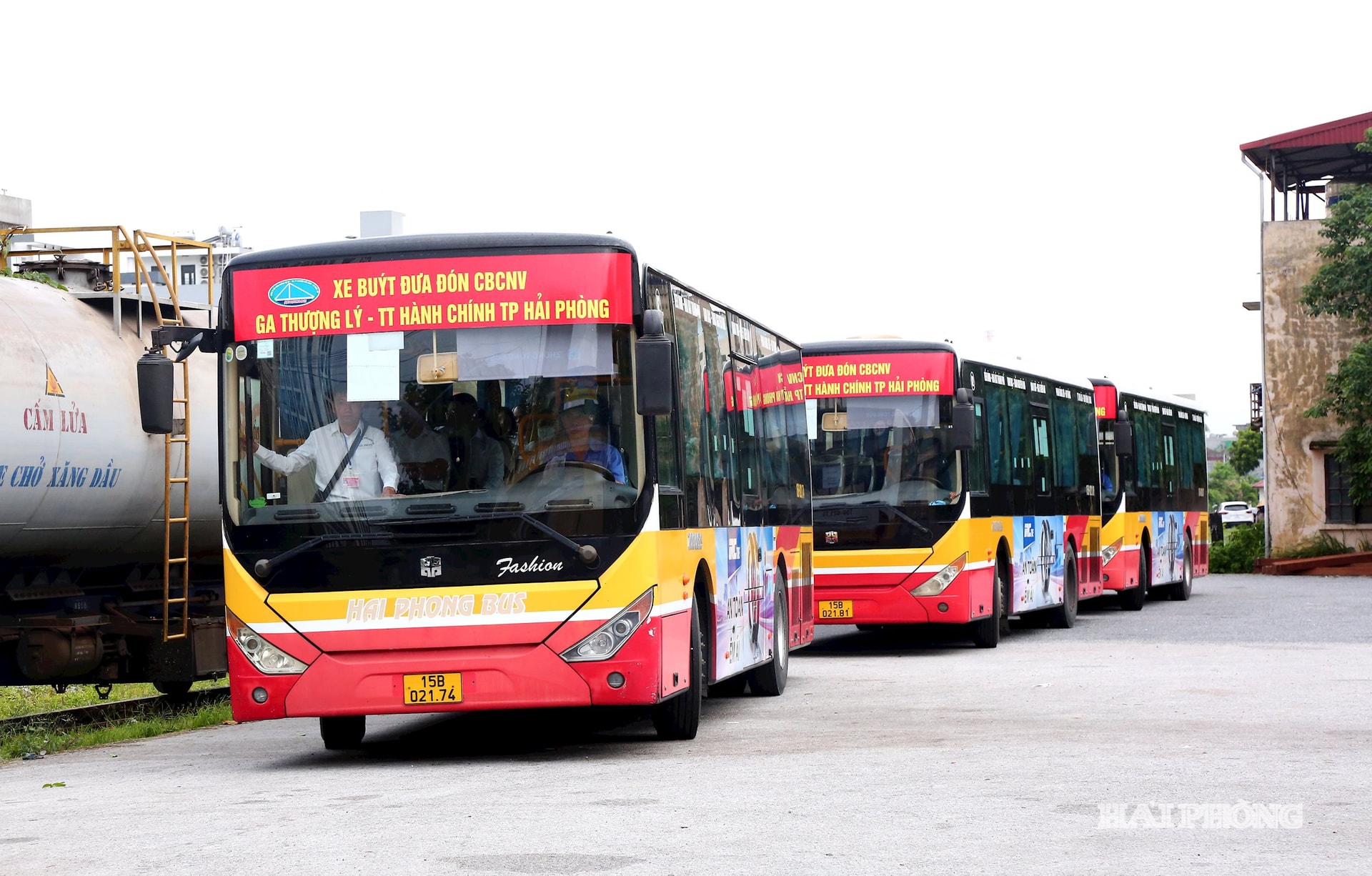 រថភ្លើងផ្កាថ្ម ១៤