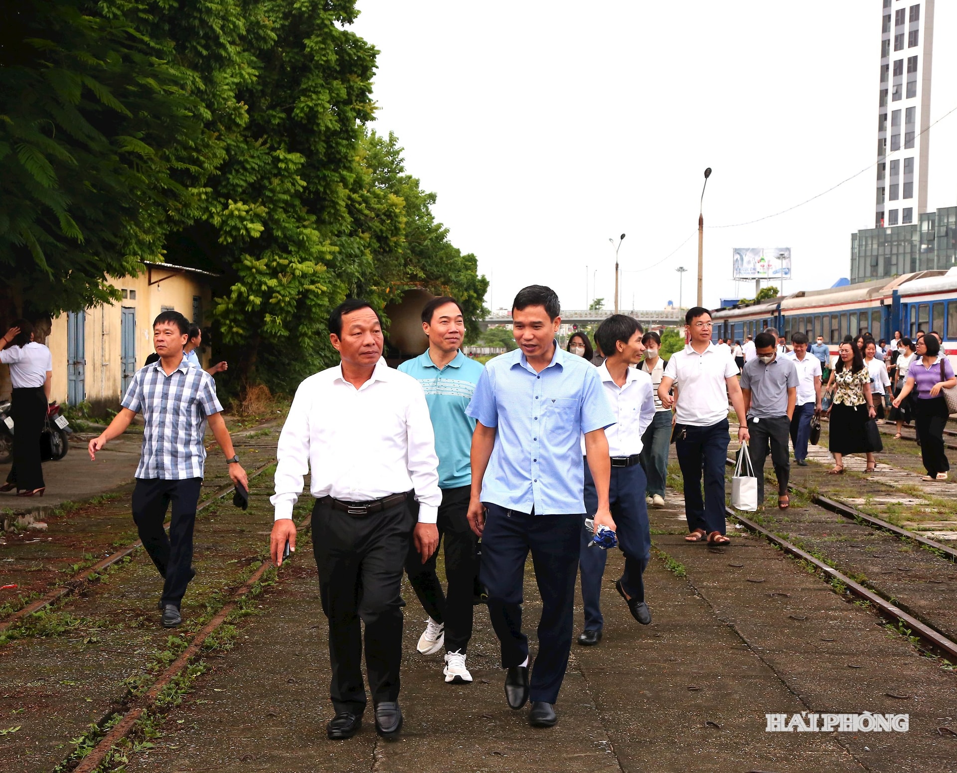 រថភ្លើង