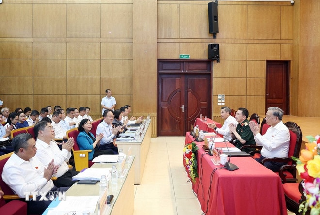 2309-tong-bi-thu-tiep-xuc-cu-tri-ha-noi-5.jpg
