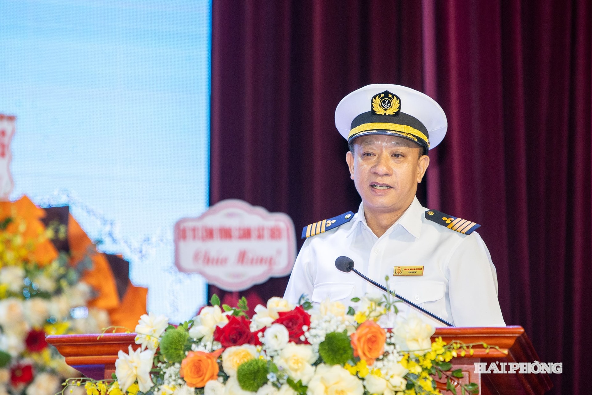 PGS. TS. Phạm Xuân Dương, Hiệu trưởng Trường ĐHHHVN phát biểu giao nhiệm vụ cho các tân sinh viên
