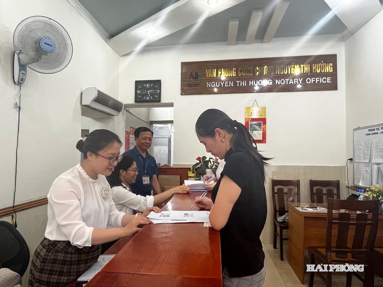 Người dân nên đến các tổ chức hành nghề công chứng để được hướng dẫn các thủ tục lập di chúc t, hạn chế tranh chấp phát sinh sau này.