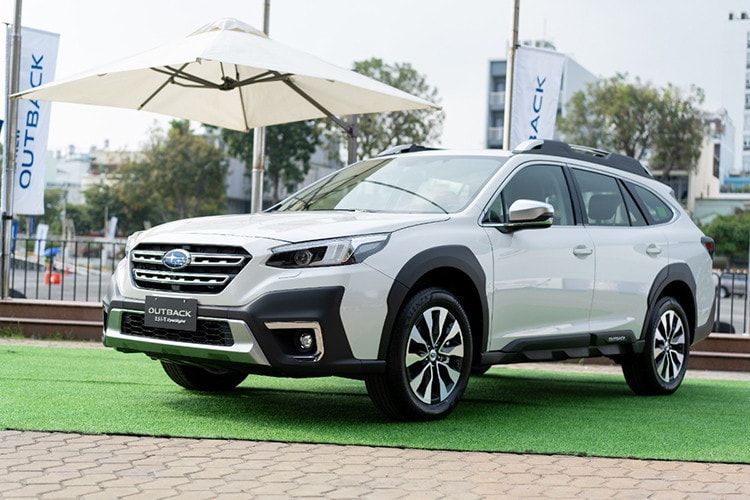 Subaru Outback.jpg