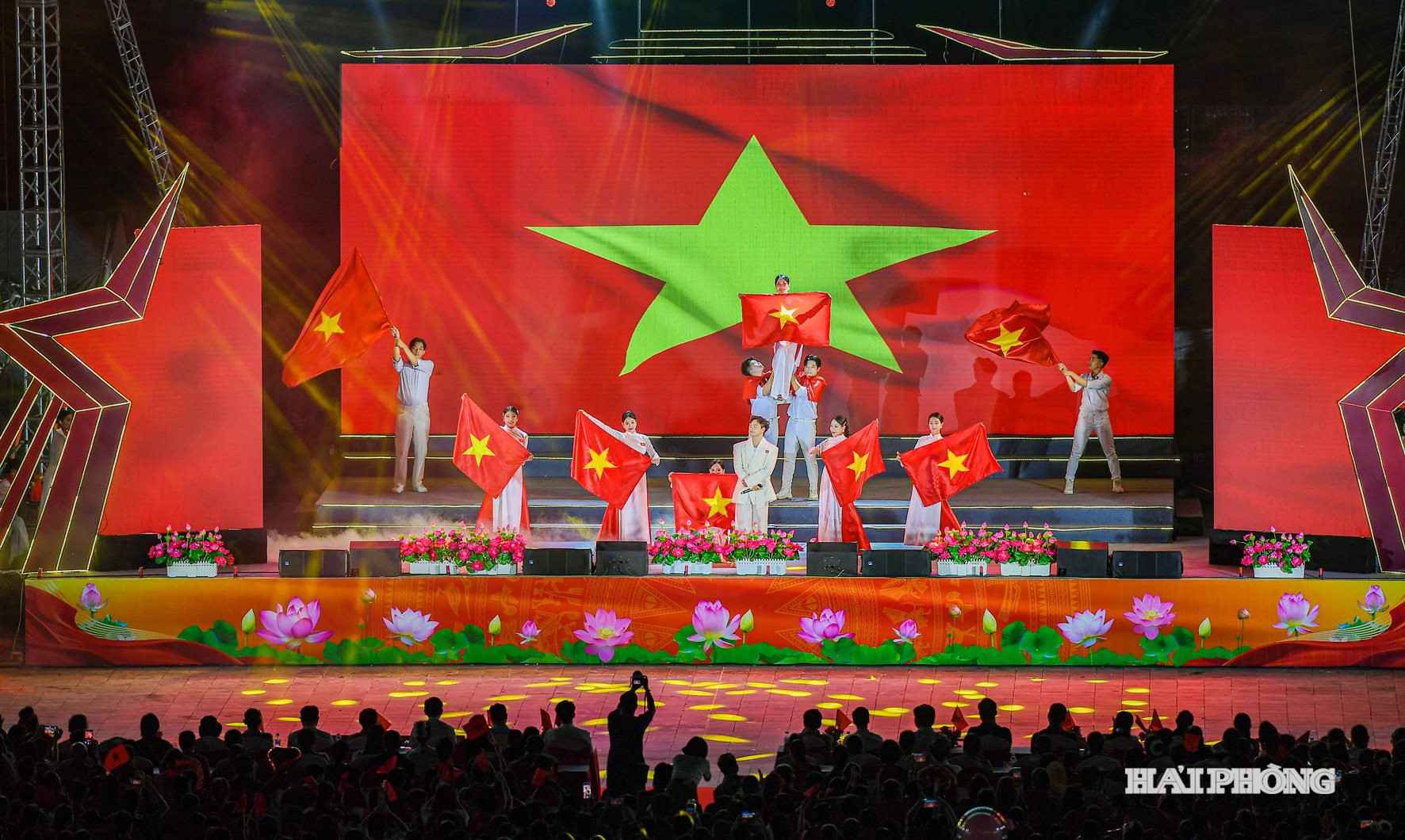 huong-den-dh18.jpg
