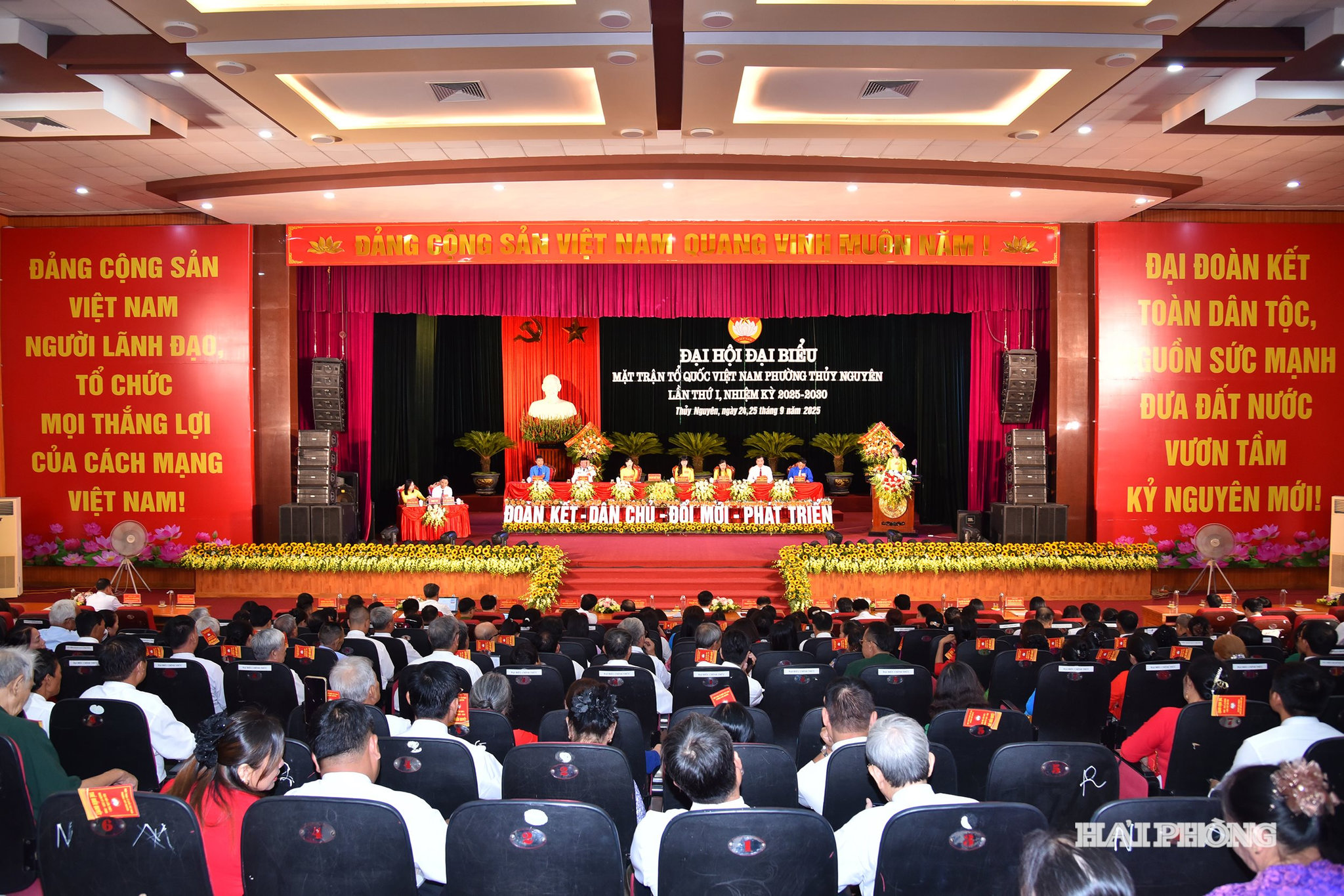 Quang cảnh đại hội.