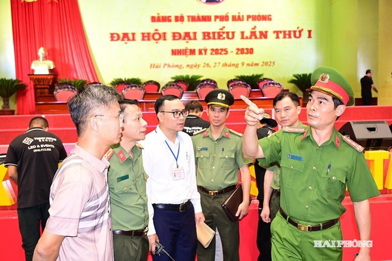 lanh-dao-catp-kiem-tra.jpg